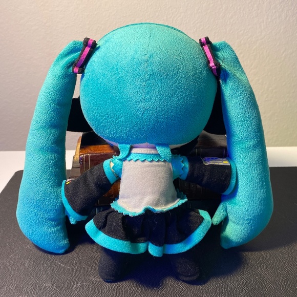 Hatsune Miku Stuffed Doll - Picture 5 of 10